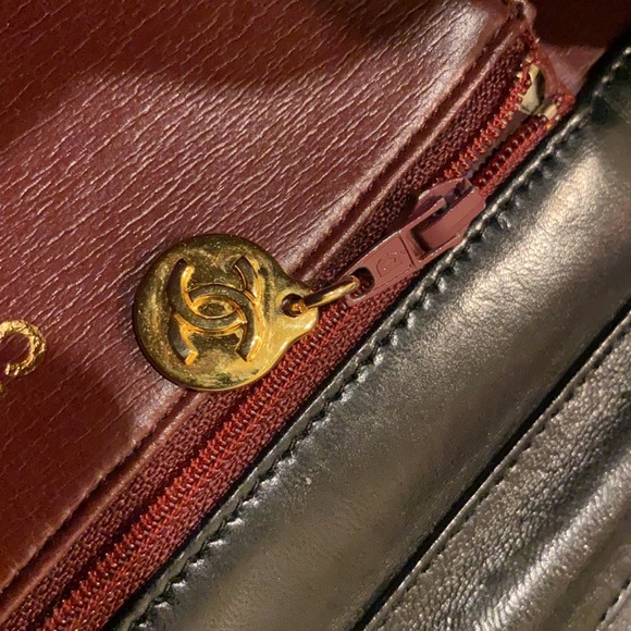 SOLD🔥🔥🔥Chanel Vintage Classic Flap Bag - Picture 15 of 17